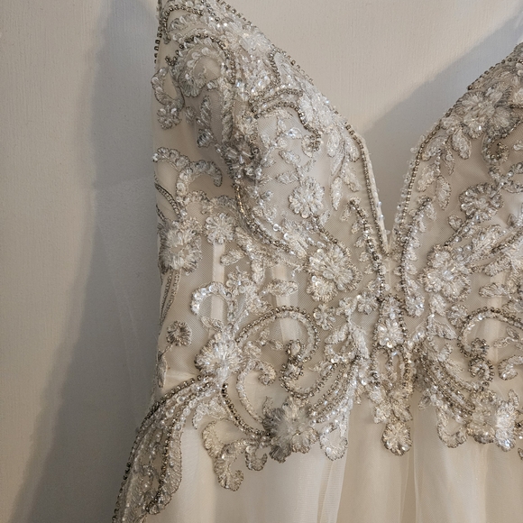 Elegant White Embellished Wedding Dress - Picture 1 of 14